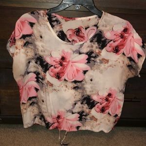 Simple tee floral